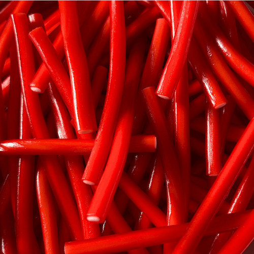 Tubes à la fraise farcis à la crème